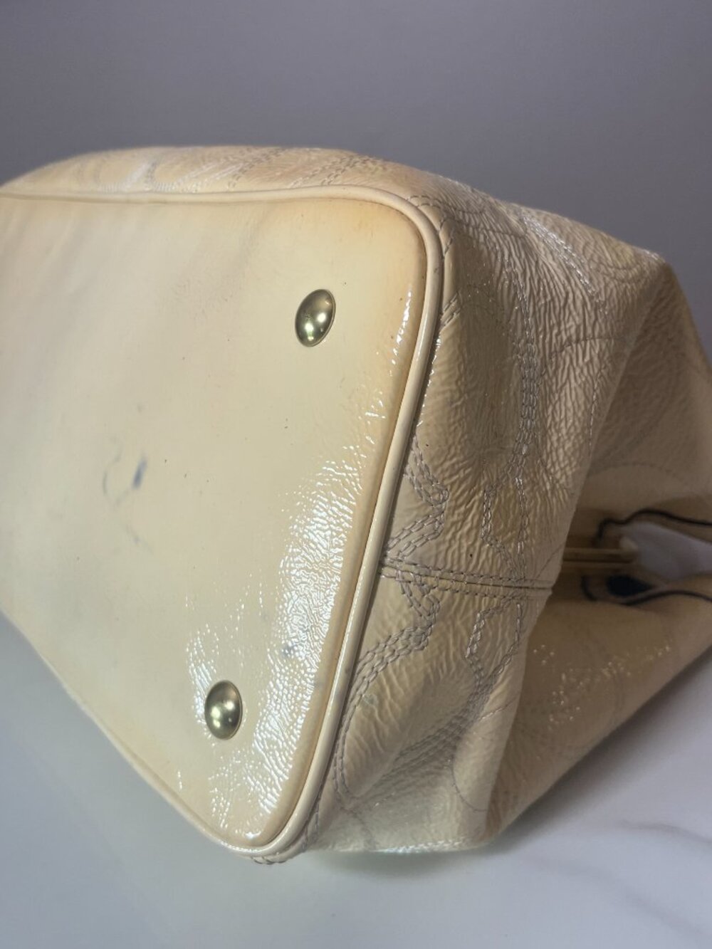 Coach Signature Stitched Pale Yellow Patent Leather Kisslock Carryall F19215 - Picture 10 of 16